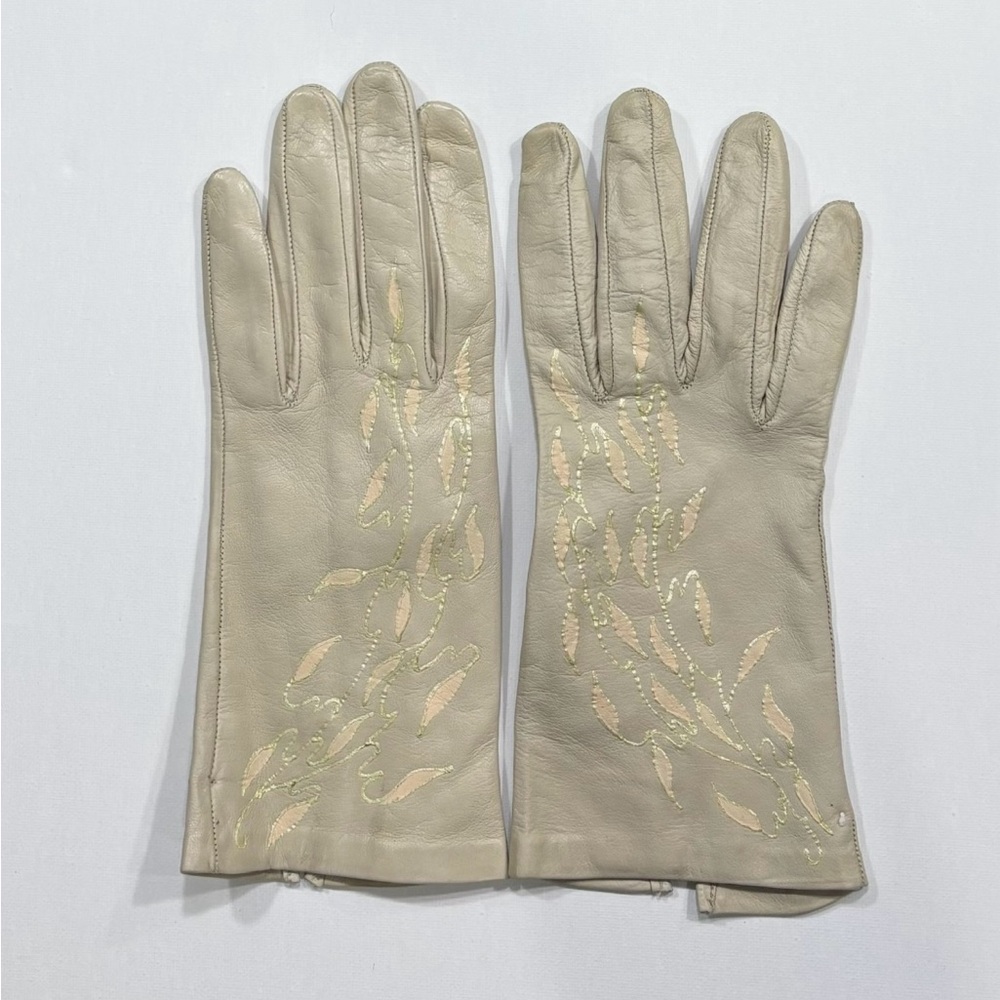 Vintage Evoe Cream Leather Gloves with Leaf Design